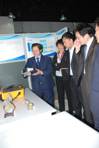 luck18����2011�����Ʒ��Genius XRF�ֳ�ʽ�Ĵ�Xӫ��������ϵ�����������������������������ĸ߶ȹ�ע